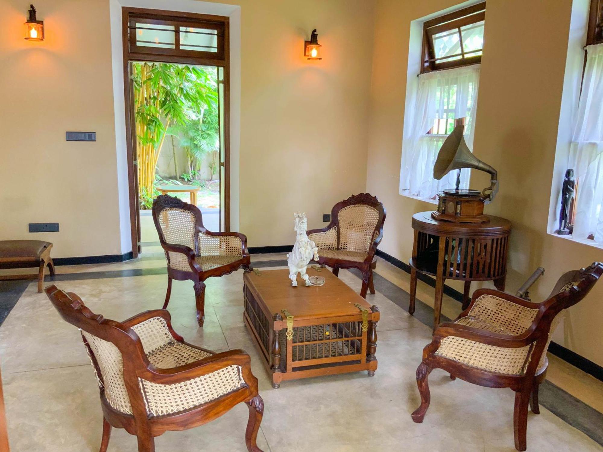 Headman House Antique Villa - A Seaside Royal Stay Ahangama Kültér fotó